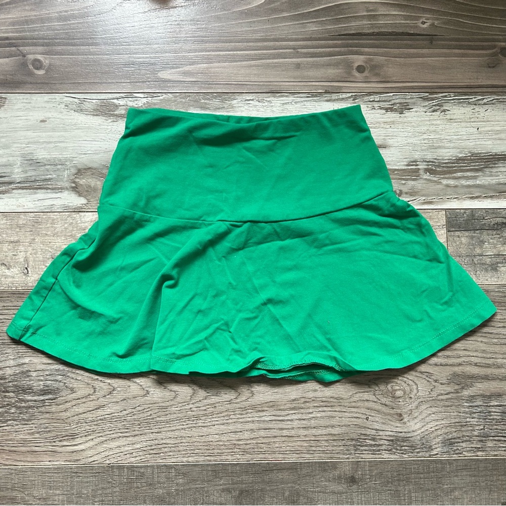 Green H&M tennis skirt
